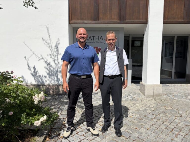 Newcomer mit Verantwortung – MdB Hans Koller besucht Neuburgs neuen Bürgermeister Michael Voggenreiter (CSU)