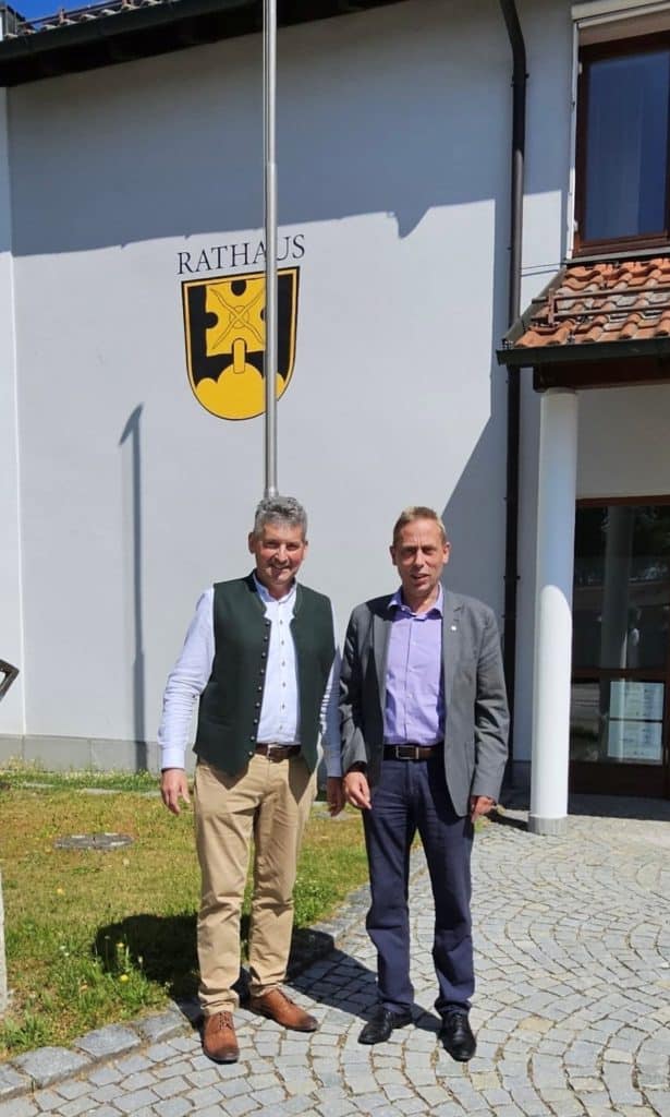 Vertrauter Austausch von MdB Hans Koller und Bürgermeister Franz Mautner