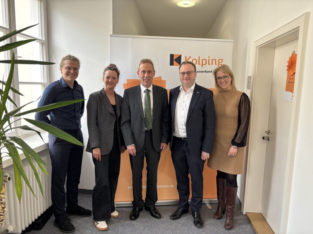 Bildung schafft Perspektiven – MdB Hans Koller und MdL Stefan Meyer bei der Kolping Akademie Passau